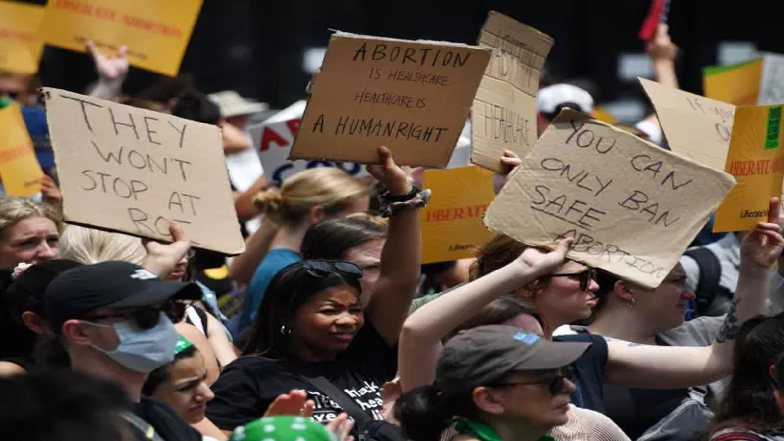 People in the US protesting the new abortion law